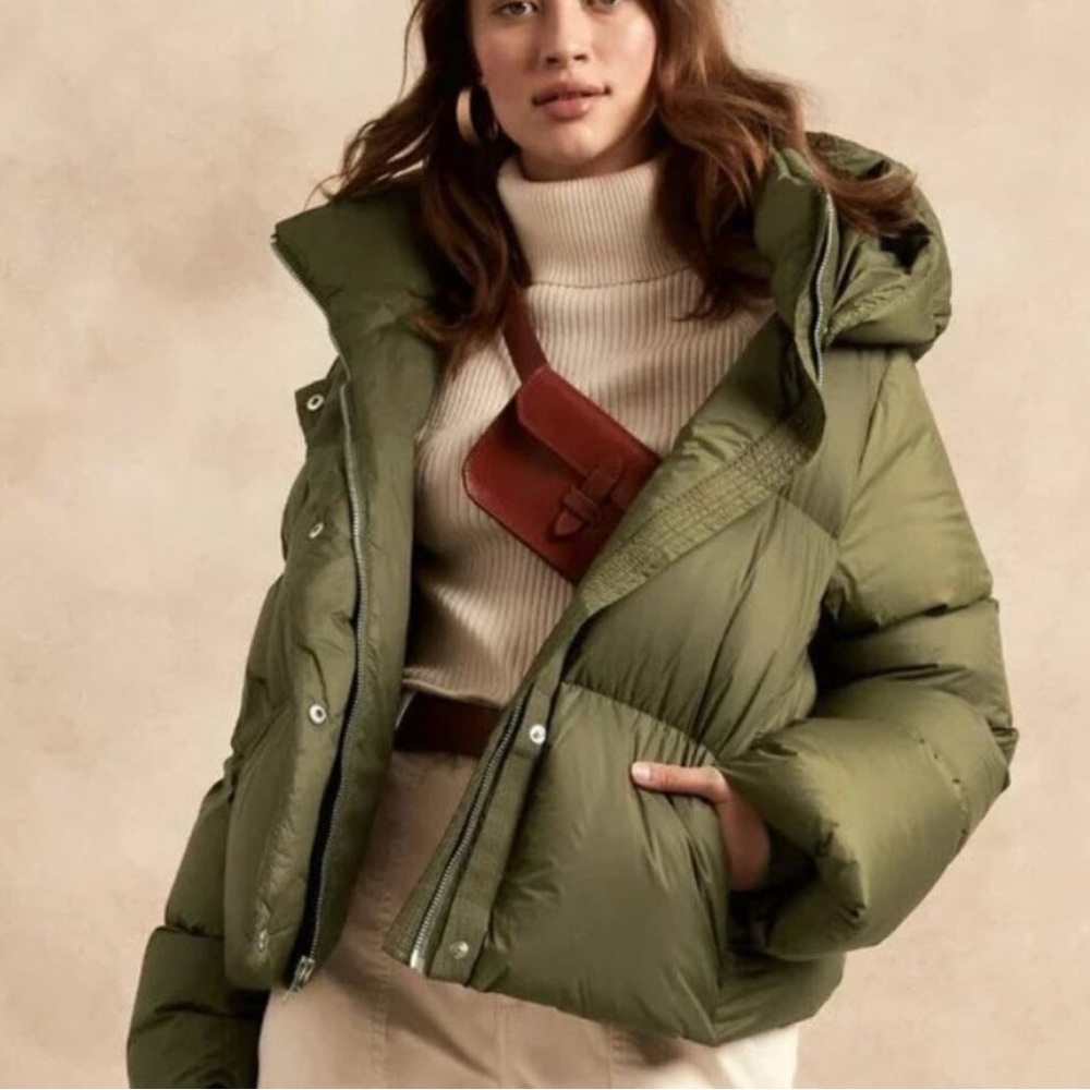 Brand new Banana Republic Down Coat Puffer Exploration olive Green Crop XS